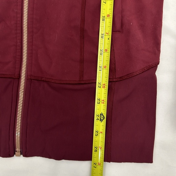 Lululemon Daily Practice Jacket. Size 8 - Picture 6 of 12